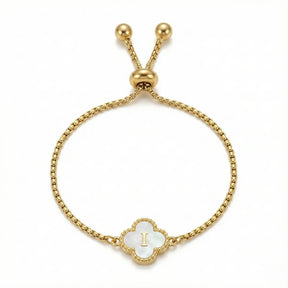 Armband mit Perlmutt-Kleeblatt und Initiale