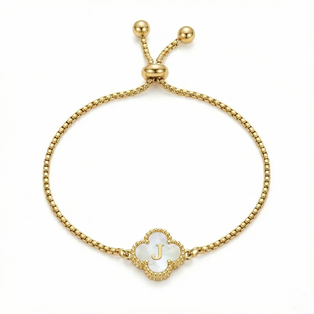 Armband mit Perlmutt-Kleeblatt und Initiale