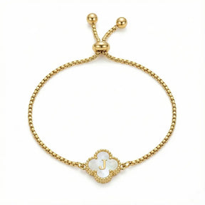 Armband mit Perlmutt-Kleeblatt und Initiale