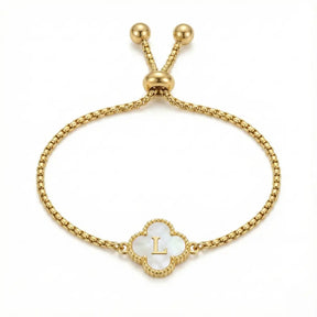 Armband mit Perlmutt-Kleeblatt und Initiale