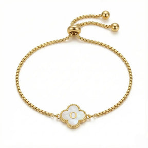 Armband mit Perlmutt-Kleeblatt und Initiale