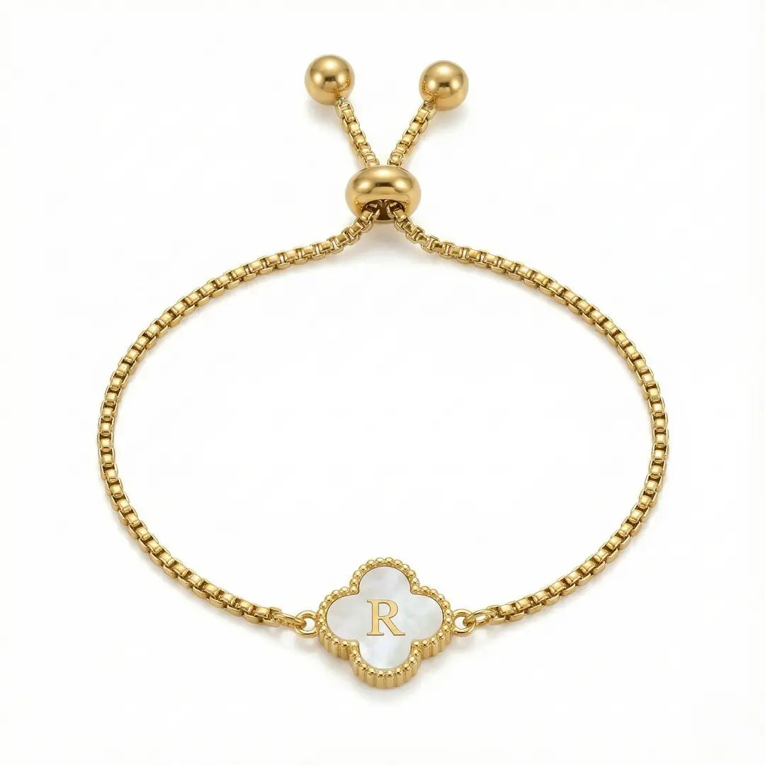 Armband mit Perlmutt-Kleeblatt und Initiale