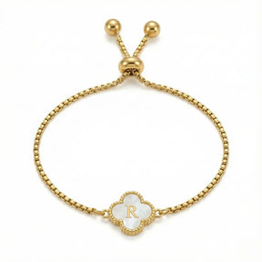 Armband mit Perlmutt-Kleeblatt und Initiale