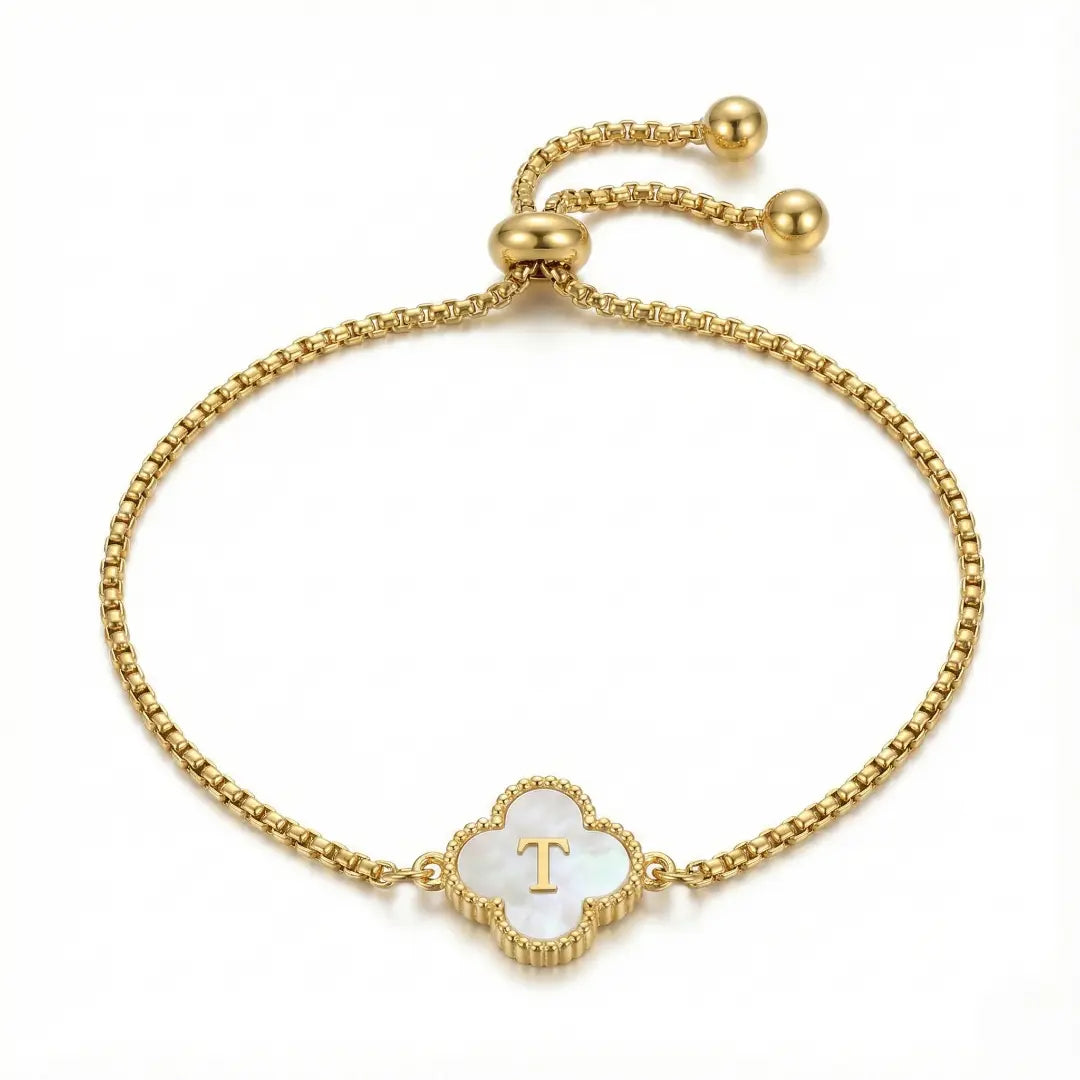 Armband mit Perlmutt-Kleeblatt und Initiale