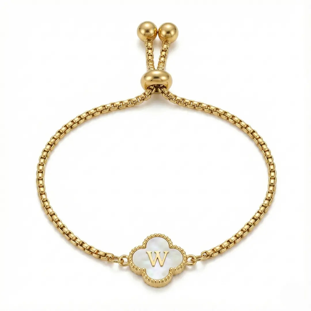 Armband mit Perlmutt-Kleeblatt und Initiale