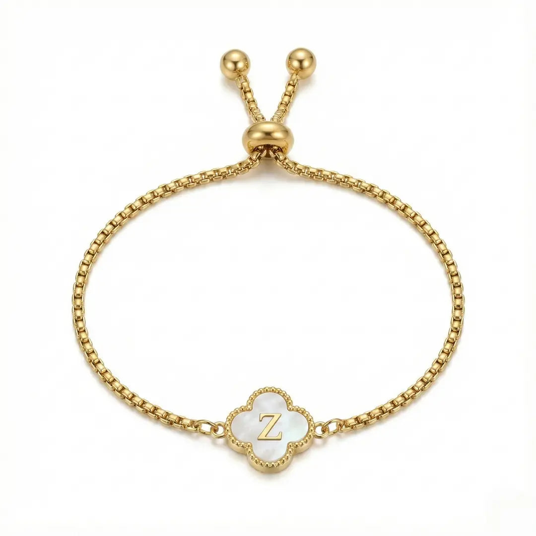 Armband mit Perlmutt-Kleeblatt und Initiale