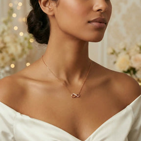 Kette mit Unendlichkeits-Symbol