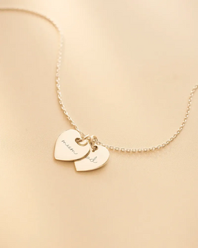 Kette mit zwei Herzen und Gravur