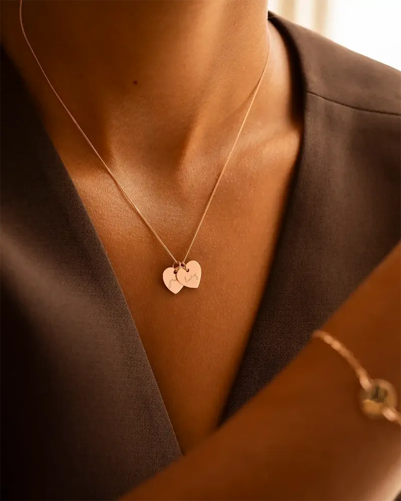 Kette mit zwei Herzen und Gravur