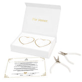Permanent Armband Set DIY in weißer Geschenkbox mit zwei goldfarbenen Armbändern und Werkzeug